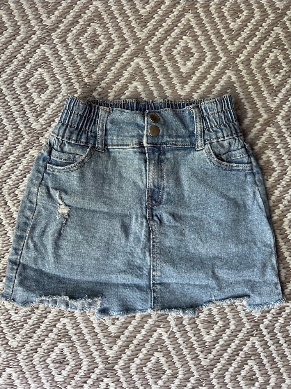 Evsie Girls High Rise Light Blue Denim Mini Skirt with Distressed Hem size XS